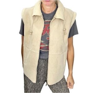 Beige faux suede shearling sherpa boxy full zip vest 42